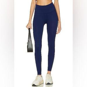 Love Sculpt 7/8 Seamless Legging in Indigo
Spiritual Gangster
Color:Indigo